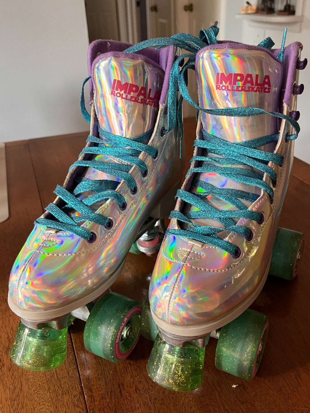 Sz 7 Impala Quad Skates - Holographic Silver